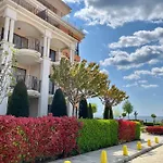 Sea View On The Sunny شقة