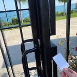 Sea View On The Sunny سفيتي فلاس