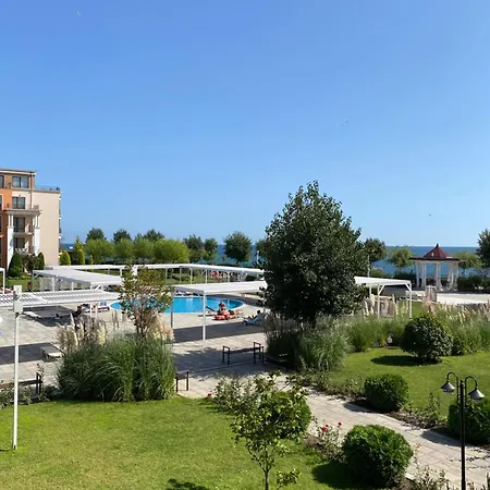 Sea View On The Sunny Apartmán *